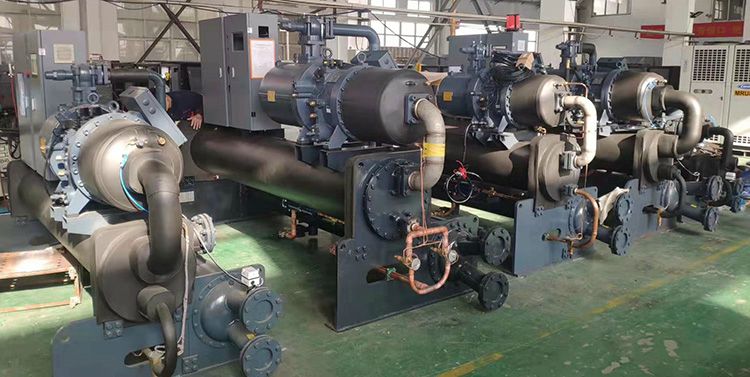 4臺螺桿式冷水機廠家_發貨廣東深圳